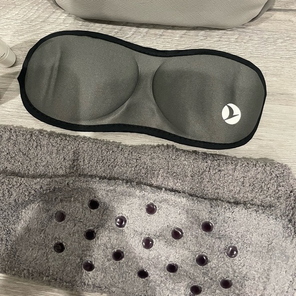 Hackett Toiletry Travel Gray Bag - Picture 4 of 4